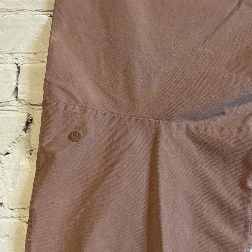 Lululemon ABC Cropped Pull-On Pant in Earth Color Clay
